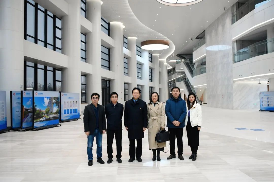 1706260557718 640 (1)